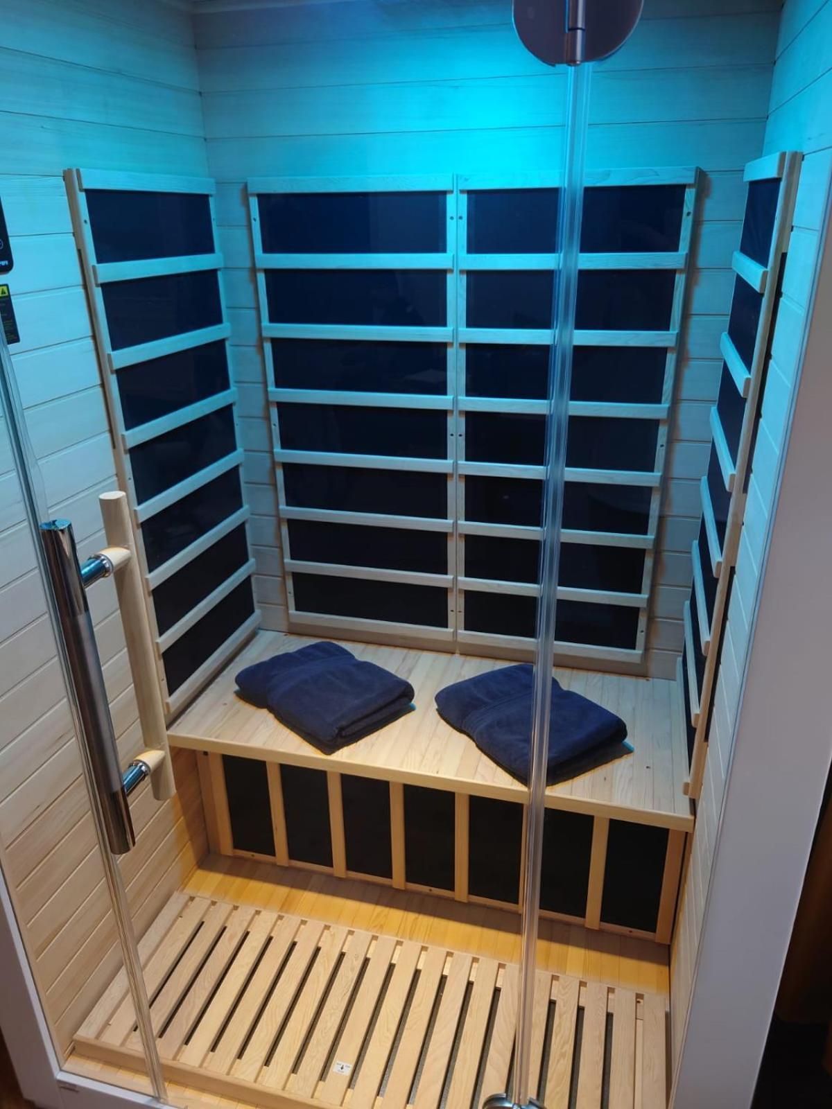 Federtraum Mit Sauna Sehr Gemuetlich, Neu Dresden Eksteriør billede